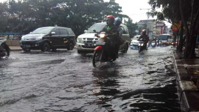 Hujan badai di Bandung