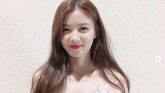 Aktris Kim Yoo Jung Pakai Gaun Berbahan Sampah