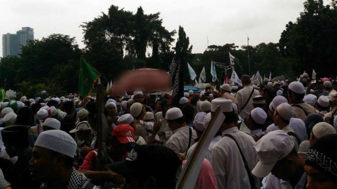 Massa aksi 505 di Masjid Istiqlal Jakarta, Jumat, 5 Mei 2017.