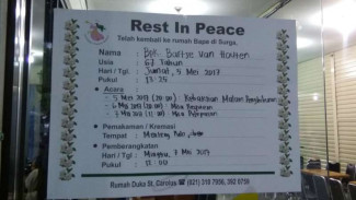 Bartje Van Houten Dimakamkan di TPU Menteng Pulo