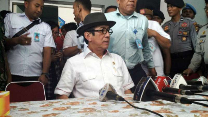 Menteri Hukum dan Hak Asasi Manusia, Yasonna Hamonangan Laoly, meninjau Rumah Tahanan Sialang Bungkuk di Pekanbaru, Riau, pada Minggu 7 Mei 2017.