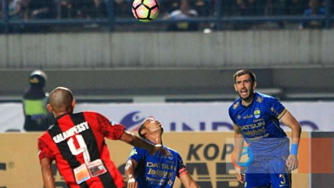 Laga Liga 1 Persib vs Persipura