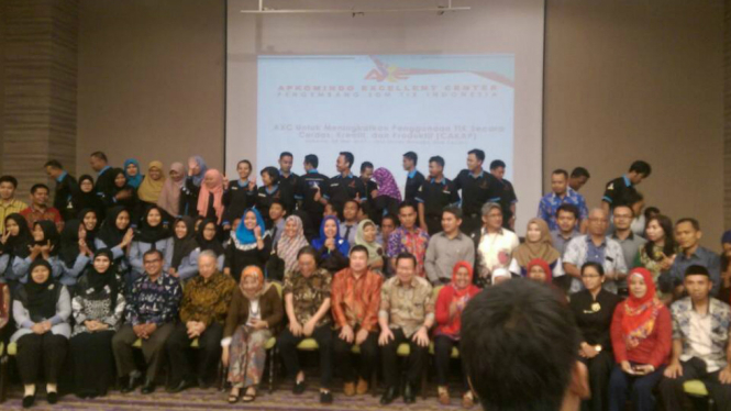 Peluncuran program AXC