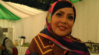 Tanam Trembesi, Kristina Ungkap Sulitnya Mencangkul