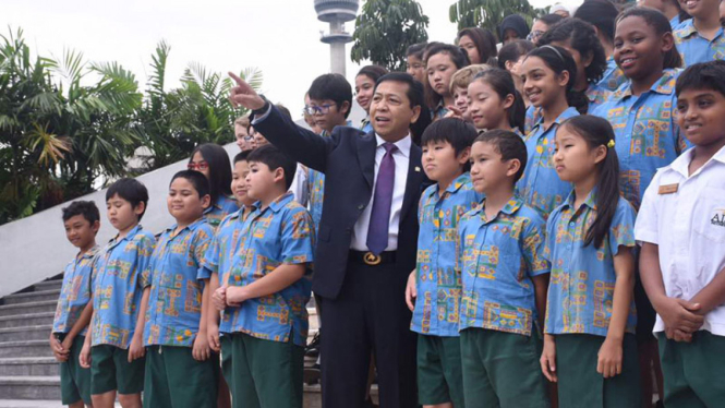 Ketua DPR RI Setya Novanto menerima kunjungan siswa/siswi AIS