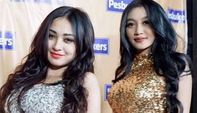 Pamela Safitri dan Cupi Cupita(sebelah kiri)