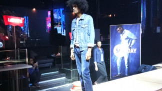 Model Jeans 144 Tahun Lalu Kembali Dijual Edisi Terbatas