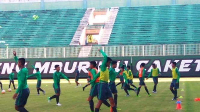 Pemain Timnas U-16 berlatih di Stadion Maguwoharjo.