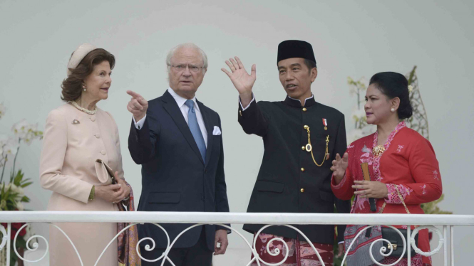 Raja dan Ratu Swedia bersama Presiden Joko Widodo dan Ibu Negara Iriana.