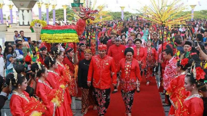 Tradisi Dugderan menyambut ramadhan di Semarang.