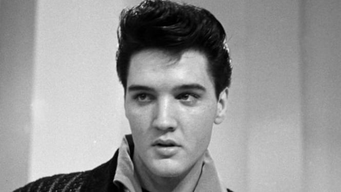 Elvis Presley .