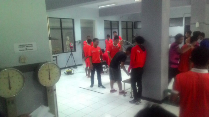 Para pemain Persija Jakarta saat melakoni tes medis.