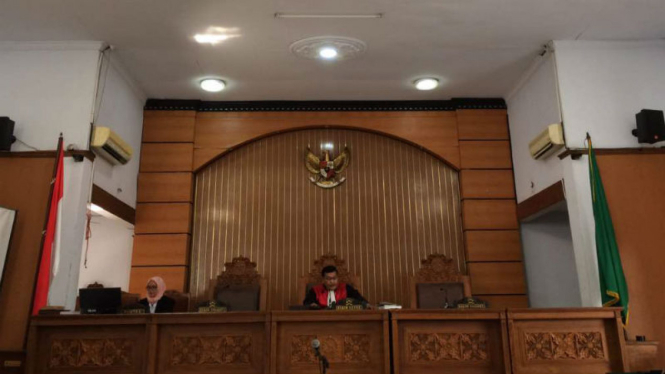 Hakim Asiadi Sembiring membacakan putusan praperadilan Miryam Haryani, Selasa, 23 Mei 2017.