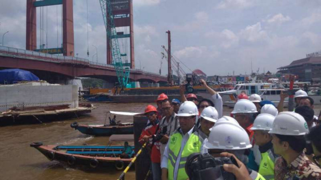 Kunjungan tiga menteri Jokowi ke proyek LRT Palembang 