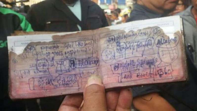 Buku saku ditemukan di dekat lokasi ledakan bom Kampung Melayu