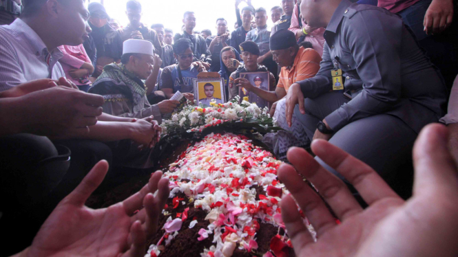 PEMAKAMAN KORBAN BOM KAMPUNG MELAYU