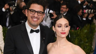 Cincin Kawin Emmy Rossum Rp975 Juta