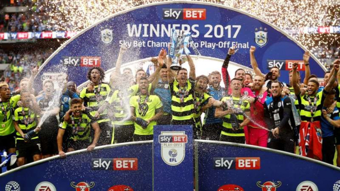 Huddersfield Town memenangkan laga playoff kontra Reading
