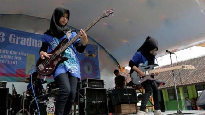 Band Voice of Baceprot, band wanita berhijab asal Garut.