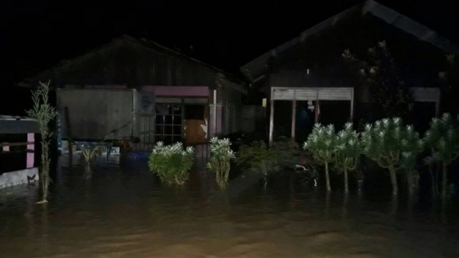 Banjir di Kota Padang jelang sahur, Rabu, 31 Mei 2017