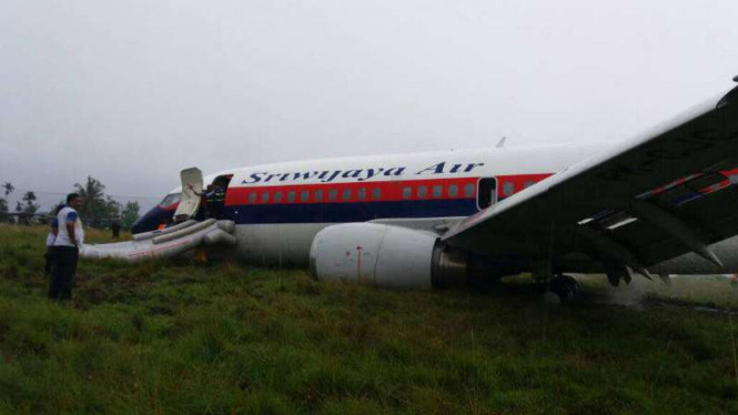 Pesawat Sriwijaya Air tergelincir di Bandara Rendani, Manokwari Papua Barat, Rabu (31/5/2017)