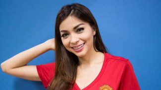 Cerita Presenter Cantik Sandra Olga Foto Bareng Andy Carroll