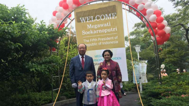 Peresmian kebun raya Megawati Soekarnoputri di Jeju, Korsel