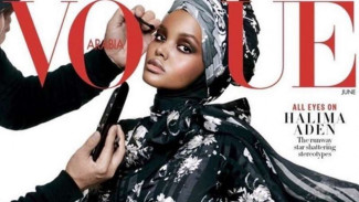Make-Up Artist Indonesia Dandani Model Hijab Pertama Dunia