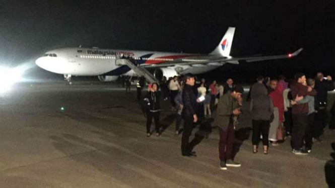 Pesawat Malaysia Airlines kembali ke Melbourne setelah diancam dibajak.