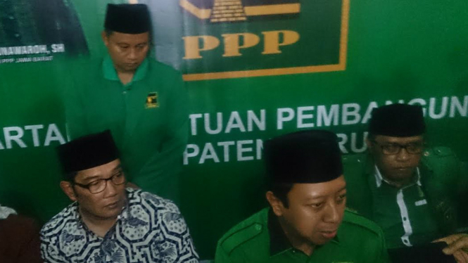 Ridwan Kamil dan Ketua Umum PPP Romahurmuziy  dalam safari ramadan