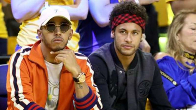Bintang PSG, Neymar bersama pembalap F1, Lewis Hamilton
