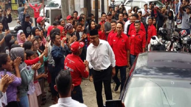 Farhan mendaftar calon Wali Kota Bandung di DPC PDIP Bandung 