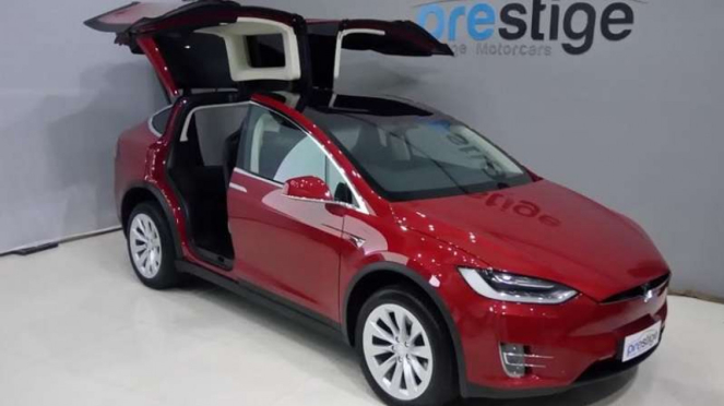 Tesla Model X