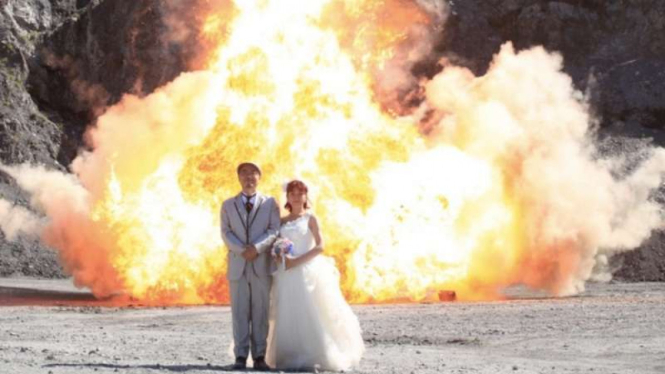 Pemotretan pernikahan dramatis pasangan Jepang
