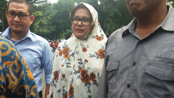 Kak Ema hadiri pemeriksaan kasus Habib Rizieq di Polda Metro Jaya, Selasa 13 Juni 2017.