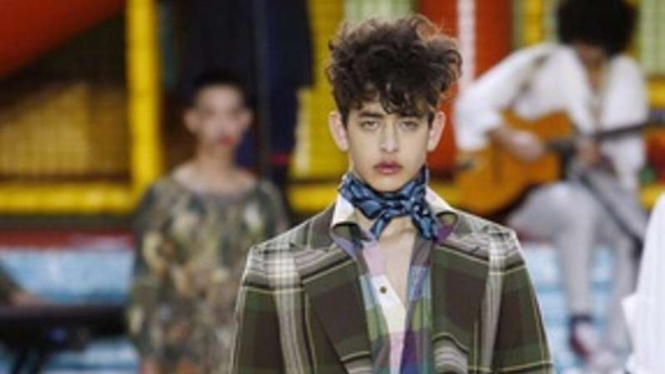 Model dalam show Vivienne Westwood