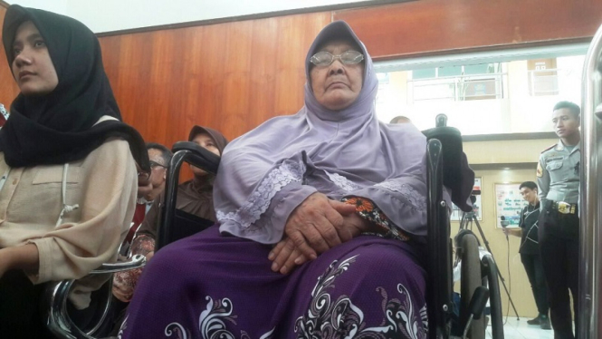 Siti Ruhayah, ibu yang digugat oleh anak kandungnya di Garut