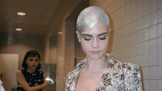 Kisah Gadis Survivor Kanker Didandani Mirip Cara Delevingne