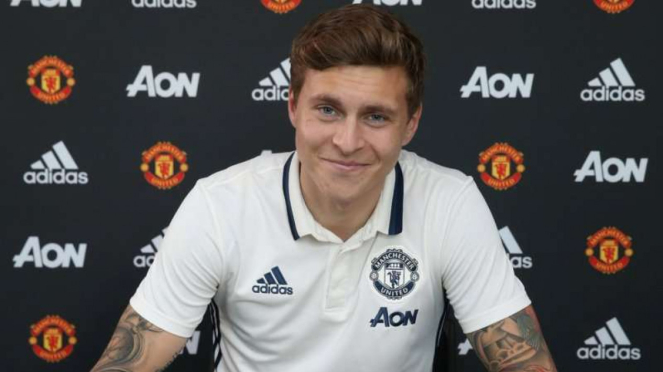 Victor Lindelof resmi menjadi pemain Manchester United