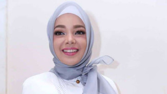 Dewi Sandra: Belajar Bahasa Inggris Bisa Permudah Hidup