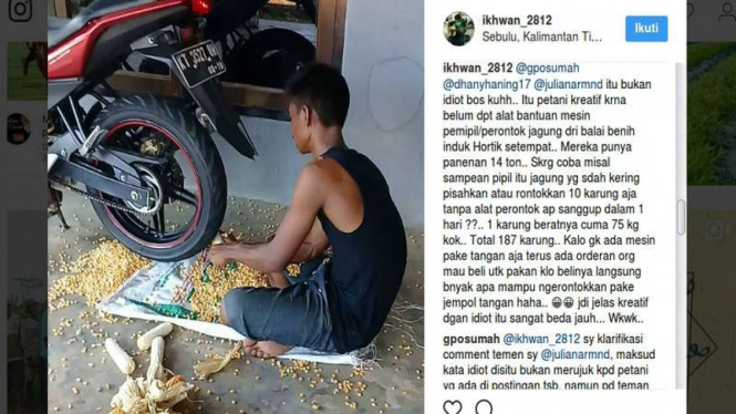 Petani jagung asal Kalimantan Timur memipil jagung hasil panennya dengan memanfaatkan putran roda dari ban motor Vixion miliknya.