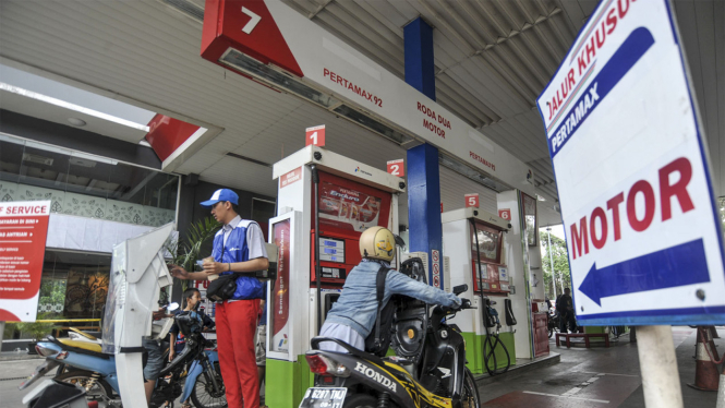 Harga Pertamax Tak Turun-turun.