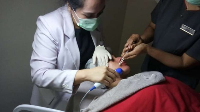 Tindakan botox tanpa suntik