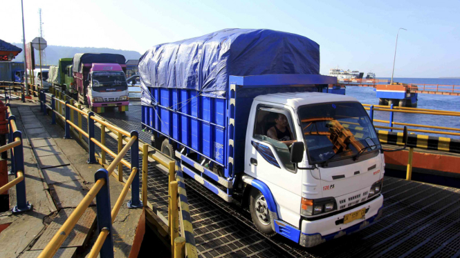 Ilustrasi truk pengangkut barang.