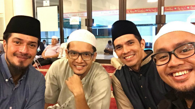 Primus, Dimas Seto dan Adrian Maulana
