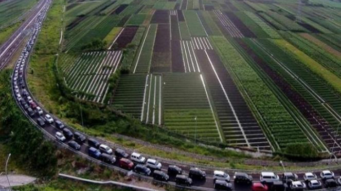 Macet horor di Brebes, Jawa Tengah saat mudik tahun 2016