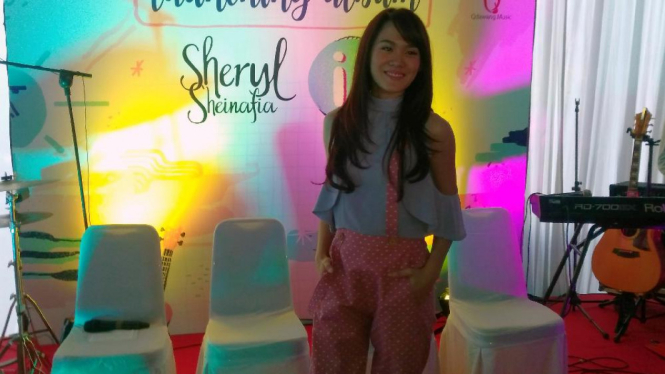 Sheryl Sheinafia