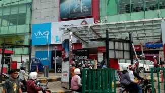 Dekati Lebaran, Pengunjung Mal di Depok Membludak