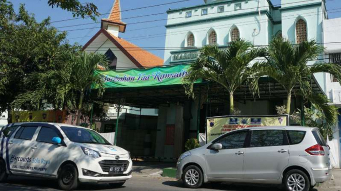 Gereja Kristen Jawa (GKJ) Joyodiningratan di Serengan, Solo, Jawa Tengah, meniadakan jadwal ibadah kebaktian pada Minggu pagi, 26 Juni 2017.