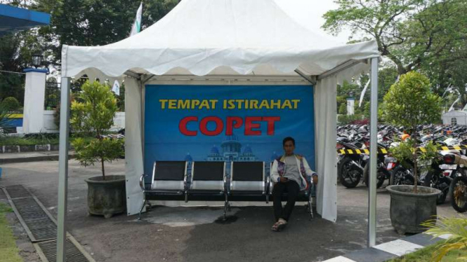 Tempat istirahat copet di Terminal Tirtonadi, Solo, Jawa Tengah.